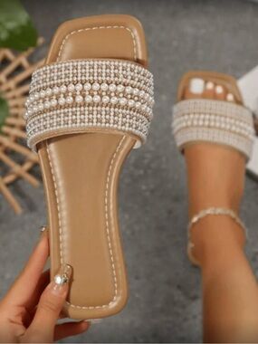 Pearl Tan Sandals - Women's Chic Comfort